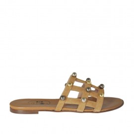 Sabot aperto da donna con perle colorate in camoscio beige tacco 1 - Misure disponibili: 32, 33, 43