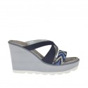 Sabot aperto da donna con plateau e strass in nabuk blu zeppa 8