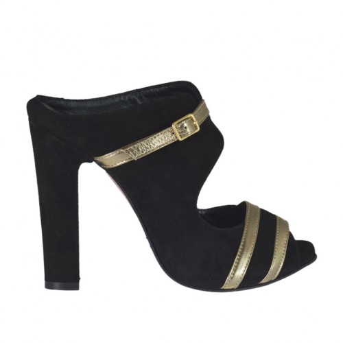Sabot aperto da donna con cinturino in camoscio nero e pelle laminata platino con plateau e tacco 9 - Misure disponibili: 32, 33