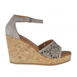 Scarpa aperta da donna con cinturino e plateau in camoscio e camoscio forato taupe zeppa 8 - Misure disponibili: 43