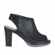 Sandalo accollato da donna con elastico e plateau in pelle forata nera tacco 8 - Misure disponibili: 42
