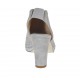 Sandalo accollato da donna con elastico e plateau in camoscio forato grigio tacco 8 - Misure disponibili: 43, 45