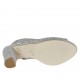 Sandalo accollato da donna con elastico e plateau in camoscio forato grigio tacco 8 - Misure disponibili: 43, 45