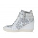 Scarpa stringata con velcro e cerniere in pelle bianca, stampata floreale e laminata stampata argento zeppa 7 - Misure disponibili: 42