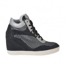 Scarpa stringata in pelle e camoscio nero, tessuto forato nero e argento e pelle laminata stampata argento zeppa 7 - Misure disponibili: 42