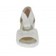 Scarpa aperta da donna in pelle stampata laminata bianca con elastico e anello metallico zeppa 4 - Misure disponibili: 42