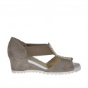 Woman's open strap shoe with elastics and studs in dove grey suede wedge heel 4