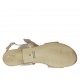 Sandale pour femmes avec boucle en daim taupe et cuir imprimé lamé platine talon 1 - Pointures disponibles:  42