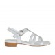 Sandalo da donna con cinturino e borchie in pelle laminata argento tacco 2 - Misure disponibili: 32, 44
