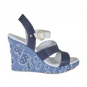 Woman's strap sandal in blue and white leather and jeans fabric with platform and wedge heel 9