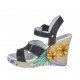 Sandalia para mujer en piel negra y imprimida floreal con cinturon, plataforma y cuña 9 - Tallas disponibles:  42, 43