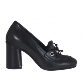 Scarpa accollata da donna con laccio in pelle nera tacco 7 - Misure disponibili: 43