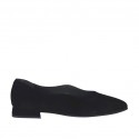Zapato de salon a punta para mujer en gamuza de color negro tacon 1