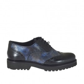 Zapato oxford para mujer con cordones en piel negra y imprimida con efecto marmolado azul con tacon 3 - Tallas disponibles:  44