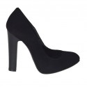 Zapato de salon para mujer en gamuza negra con plataforma interna tacon 10