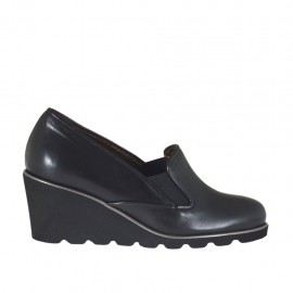 Scarpa accollata da donna con elastici in pelle nera zeppa 6 - Misure disponibili: 43