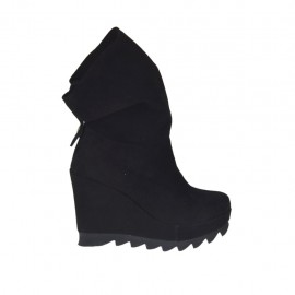 Stivaletto da donna con cerniera e plateau in camoscio nero zeppa 9 - Misure disponibili: 42, 43