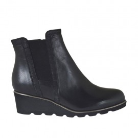 Stivaletto da donna con elastico e cerniera in pelle nera zeppa 4 - Misure disponibili: 42