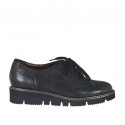 Woman's laced shoe in black printed suede and leather suede wedge heel 3