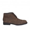 Zapato deportivo para hombre alto al tobillo con puntera en gamuza marron