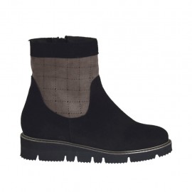 Bottines pour femmes avec fermeture éclair en daim noir et daim perforé taupe talon compensé 3 - Pointures disponibles:  32, 33