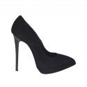 Zapato de salon a punta para mujer en gamuza negra con plataforma y tacon 11