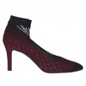 Zapato de salon para mujer en gamuza granate con red tacon 7