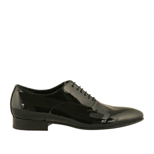 Men's elegant laced Oxford shoe in black smooth patent leather - Available sizes:  37, 38, 47