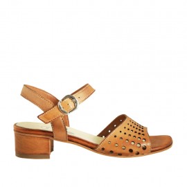 Sandale pour femmes avec courroie en cuir perforé brun clair talon 3 - Pointures disponibles:  43