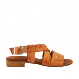 Sandalo da donna con borchie in pelle color cuoio tacco 2 - Misure disponibili: 33