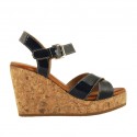 Woman's strap sandal in blue patent leather with platform and wedge 9