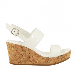 Sandalo da donna in vernice bianca con plateau e zeppa 7 - Misure disponibili: 43