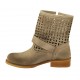 Bottines pour femmes avec boucle en cuir et cuir perforé taupe talon 3 - Pointures disponibles:  32, 33