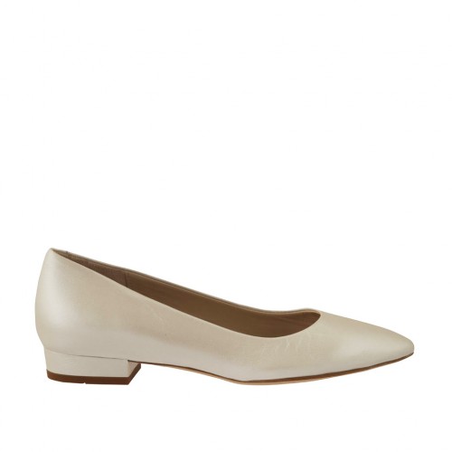 Woman's pump in ivory pearled leather heel 2 - Available sizes:  33, 34