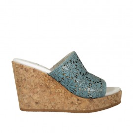 Offene Damenpantoletten aus türkisfarbenem perforiertem Leder mit Keilabsatz 9 - Verfügbare Größen:  43, 44