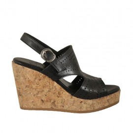 Sandale pour femmes en cuir perforé noir avec plateforme et talon compensé 9 - Pointures disponibles:  34, 42, 43, 44