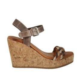 Sandalia para mujer con cinturon y plataforma en piel y piel trensada gris pardo, cuero y beis cuña 9 - Tallas disponibles:  42, 43