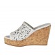 Mule ouvert pour femmes en cuir perforé blanc avec plateforme et talon compensé 9 - Pointures disponibles:  42, 43