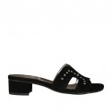 Sabot aperto da donna in camoscio nero con borchie tacco 3