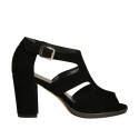 Zapato abierto con cinturon y plataforma en gamuza de color negro tacon 8