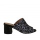 Sabot aperto da donna in camoscio stampato blu e pelle nera tacco 5 - Misure disponibili: 43