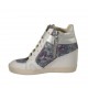 Zapato con velcro, cordones y cremalleras en piel blanca y laminada plateada y gamuza imprimida floreal multicolor cuña 6 - Tallas disponibles:  33, 34, 42, 43, 44