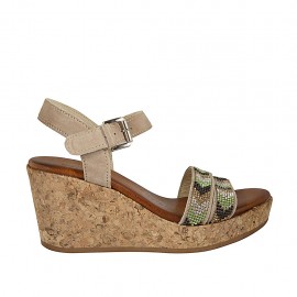 Sandalo da donna in camoscio beige con cinturino, strass, plateau e zeppa 7 - Misure disponibili: 42, 43, 44