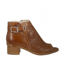 Zapato abierto en punta cerrado hasta el cuello para mujer con cremallera y hebilla en piel perforada color cuero tacon 4 - Tallas disponibles:  33, 43, 44
