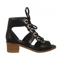Chaussure ouverte avec lacets pour femmes en cuir noir talon 4