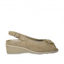 Woman's sandal with bow and removable insole in beige suede wedge heel 4