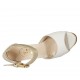 Scarpa aperta da donna con fibbia in pelle bianca e laminata platino con plateau e tacco 10 - Misure disponibili: 46