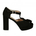 Scarpa aperta da donna con plateau, nappine e cinturino charleston in camoscio nero tacco 9