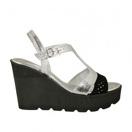 Sandale pour femmes en daim perforé noir et cuir lamé argent avec courroie talon compensé 9 - Pointures disponibles:  31, 42, 43, 45