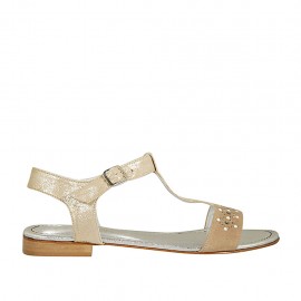 Sandalia para mujer con cinturon salomé, perlas y estrass en gamuza beis y laminada platino tacon 2 - Tallas disponibles:  42, 43